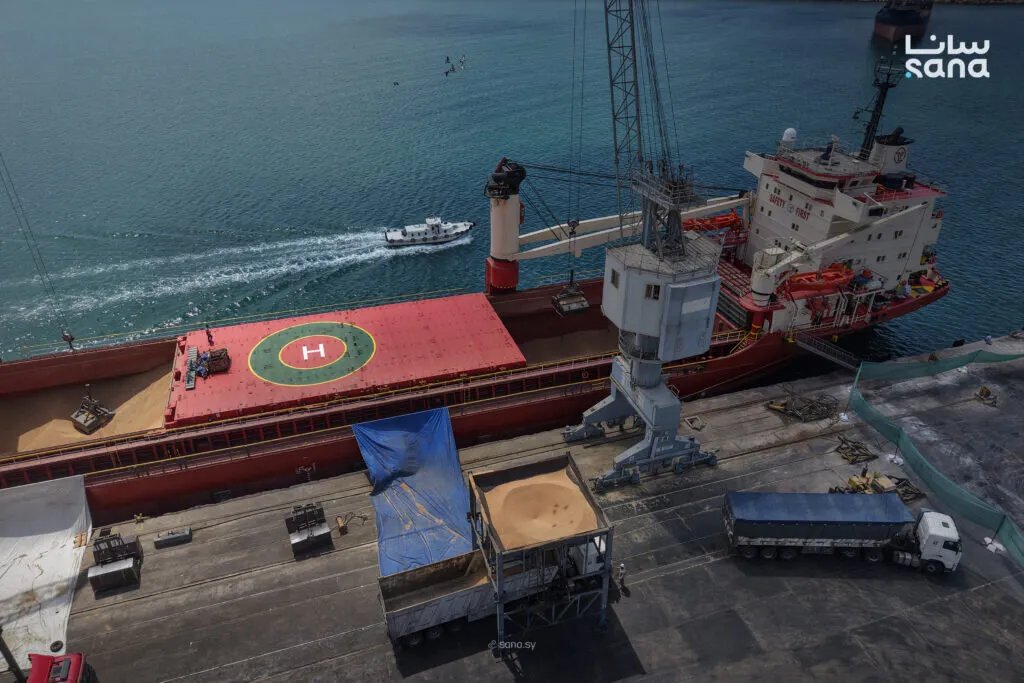 وصول شحنة قمح ضخمة إلى طرطوس: 7700 طن لتعزيز مخزون الأمن الغذائي في سوريا