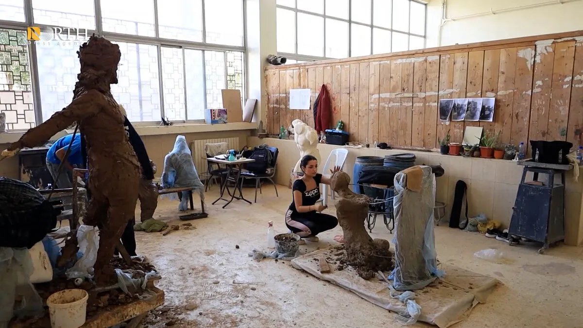 قرار منع "الموديل العاري" في كلية الفنون بدمشق يثير عاصفة من الجدل بين الطلاب والأساتذة