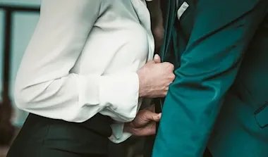 دراسة تكشف: هل وظيفتك تعرضك للخيانة الزوجية؟ عوامل العمل والاختيارات الشخصية