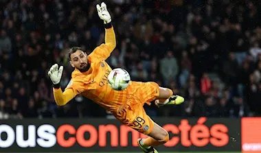 باريس سان جيرمان ومانشستر سيتي في مفاوضات حول انتقال دوناروما المحتمل