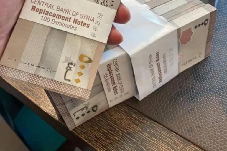 الليرة السورية تستعيد بعض عافيتها أمام الدولار والعملات الأجنبية مع ثبات أسعار الذهب