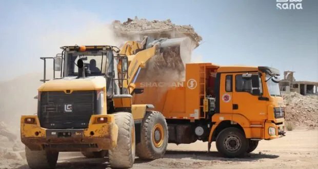 حملة مكثفة في درعا لإزالة الأنقاض وتسهيل عودة الأهالي إلى منازلهم