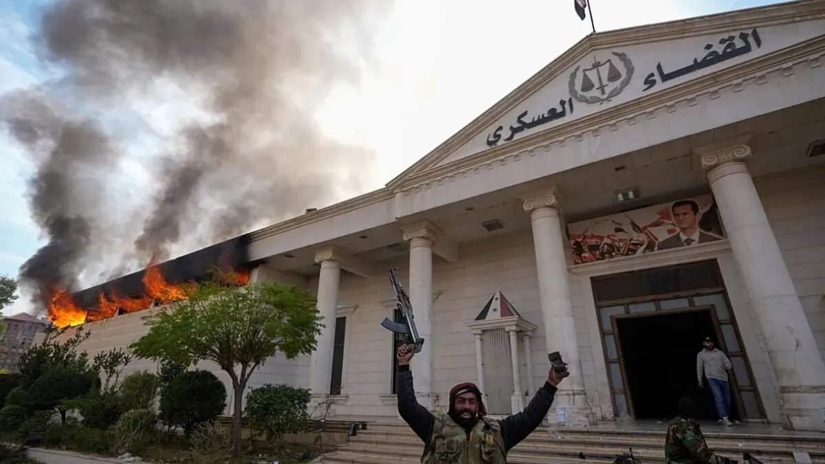 وزارة العدل السورية تفتح باب الشكاوى ضد قضاة 'محكمة الإرهاب' المنحلة: آلية التقديم وتساؤلات المتضررين