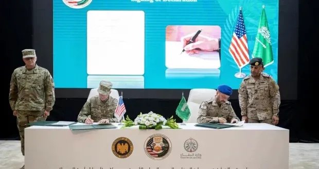 السعودية والولايات المتحدة تعززان التعاون العسكري بتوقيع اتفاقية شراكة