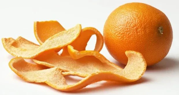 دراسة تكشف: قشور البرتقال كنز صحي يفوق اللب!