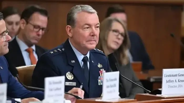 إقالة مدير استخبارات البنتاغون بعد تقرير يقلل من أثر الضربات على البرنامج النووي الإيراني