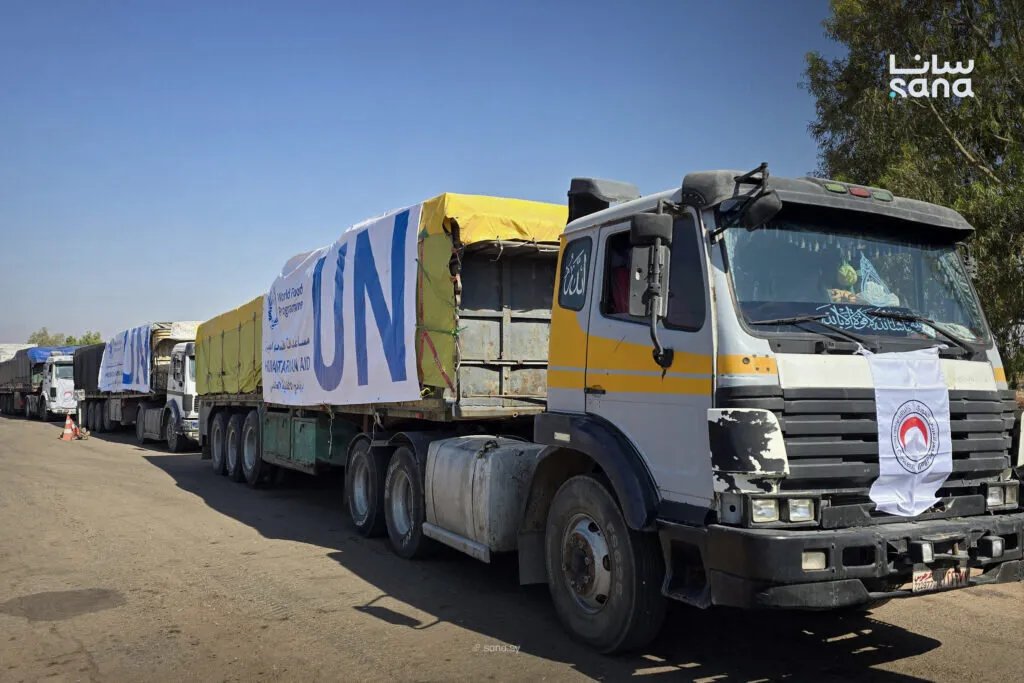 وصول قافلة مساعدات جديدة إلى السويداء عبر ممر بصر الحرير الإنساني