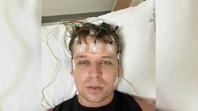 حالة طبية نادرة تصيب شاباً بريطانياً: عامان من الاستيقاظ المتواصل تفضي إلى فقدانه صحته وعمله