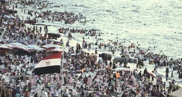 فاجعة في الإسكندرية: مصرع 6 طلاب وإصابة 24 آخرين في حادث غرق بشاطئ أبو تلات