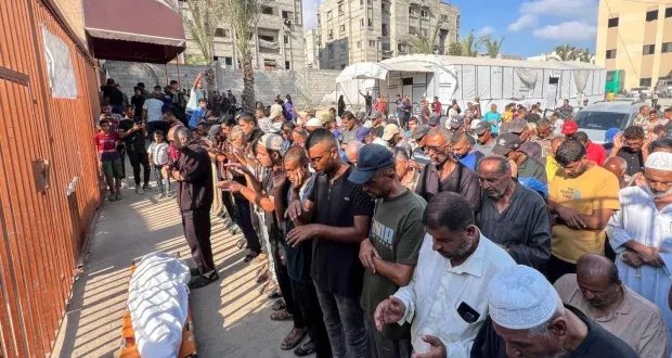 تصاعد الأزمة في غزة: 39 شهيداً بالقصف الإسرائيلي و8 وفيات جديدة جراء المجاعة