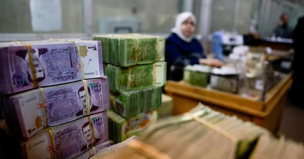 الخبير المالي فادي ديب يوضح: استبدال العملة لن يؤثر سلبًا على مدخرات المواطنين إذا تم تنظيمه بشفافية