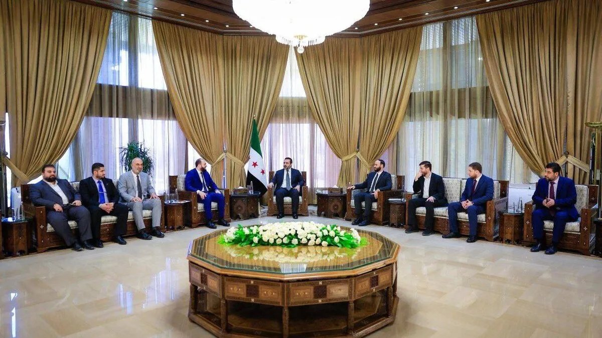 فوضى الحوكمة ومركزية القرار: تساؤلات حول شرعية الإدارة المحلية في سوريا