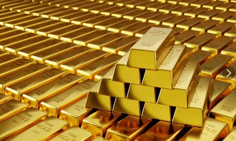 الليرة السورية تشهد انخفاضاً طفيفاً أمام الدولار والعملات الأجنبية مع ارتفاع أسعار الذهب