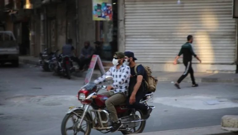 سائقو الدراجات النارية في حمص يناشدون المسؤولين لوقف مصادرة مركباتهم: مصدر رزقنا مهدد