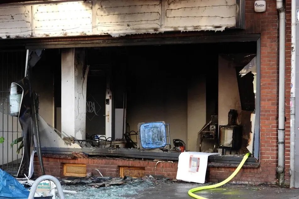 هامبورغ: انفجار في صالون تجميل يثير الذعر والشرطة تطارد مشتبهاً به