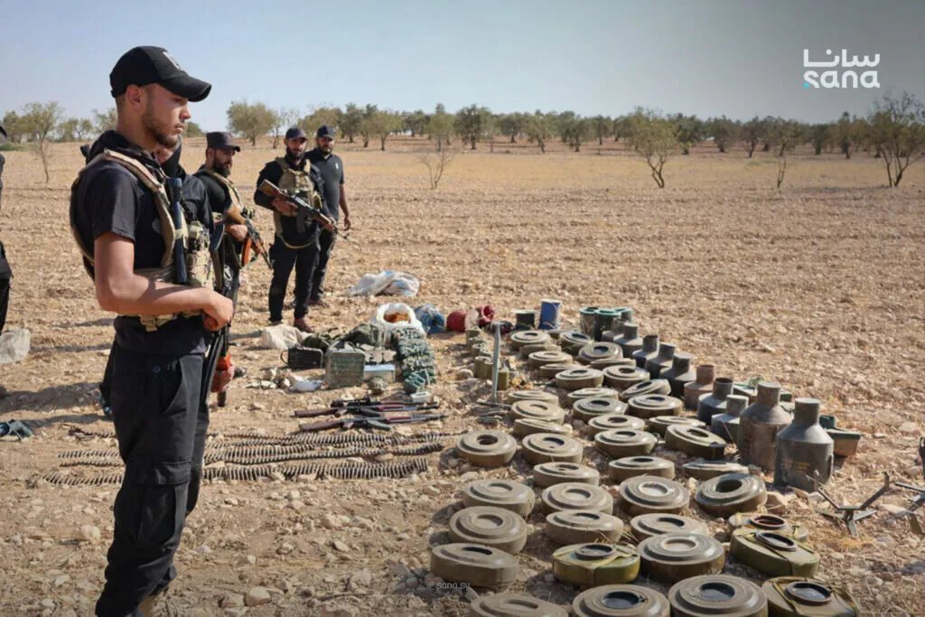 حمص: الأمن الداخلي يعثر على مخبأ ألغام كبير في بئر بمنطقة المخرم الفوقاني