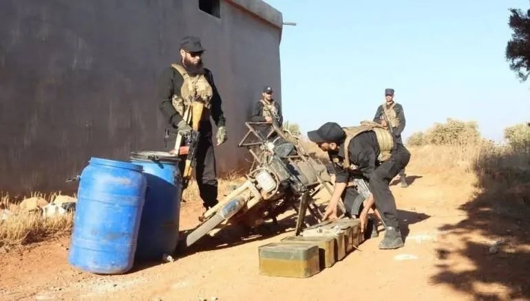 إحباط محاولة تهريب ذخائر في ريف حمص: إخفاء مبتكر داخل براميل الحليب