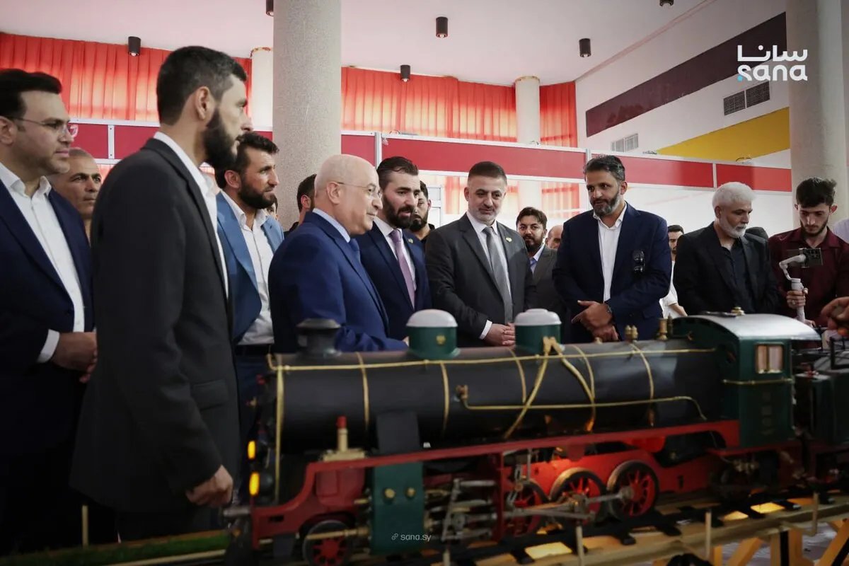 معاون الأمين العام لرئاسة الجمهورية ووزير النقل يتفقدان استعدادات وزارة النقل لمعرض دمشق الدولي الـ 62