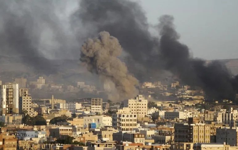 غارات إسرائيلية مكثفة تهز العاصمة اليمنية صنعاء وتخلف دماراً واسعاً