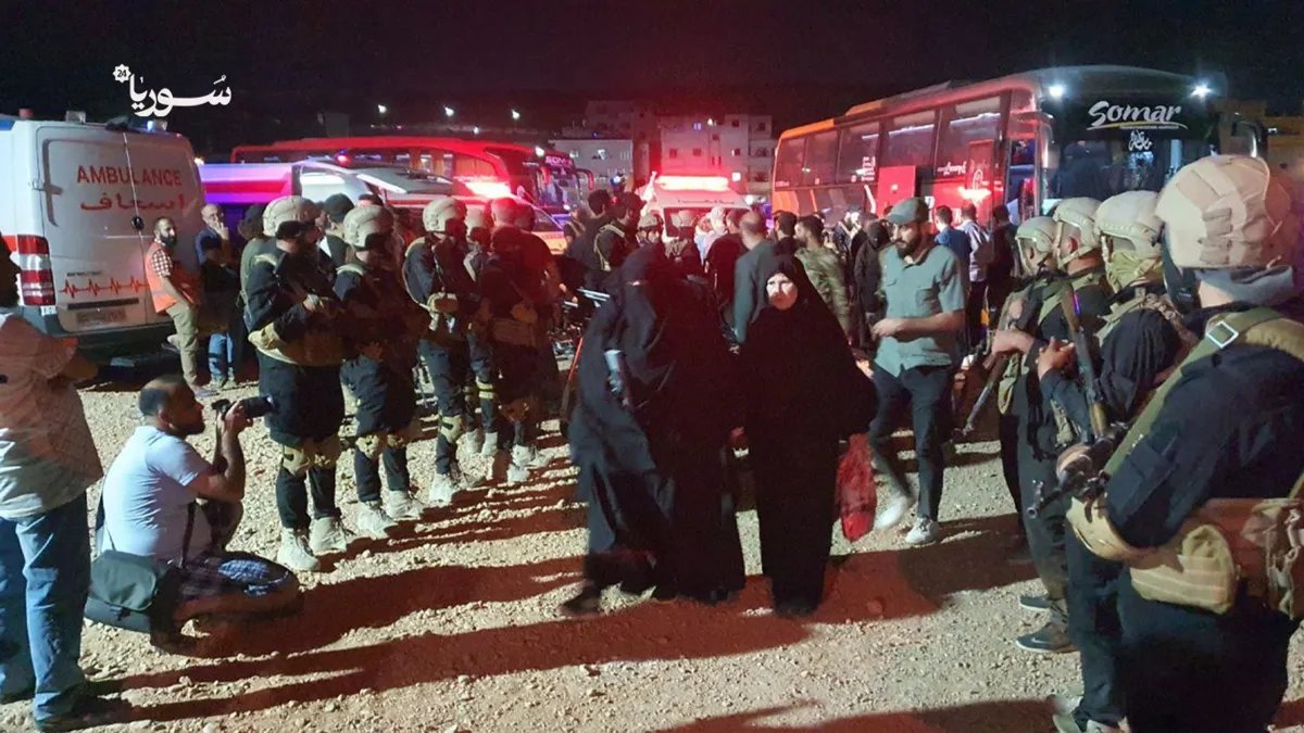 سوريا: إجلاء 25 عائلة من مخيم الهول ضمن برنامج "قافلة الأمل"