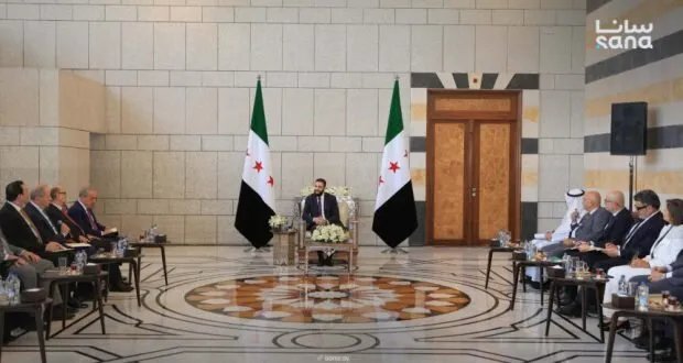 الرئيس الشرع يلتقي وفداً إعلامياً عربياً رفيع المستوى