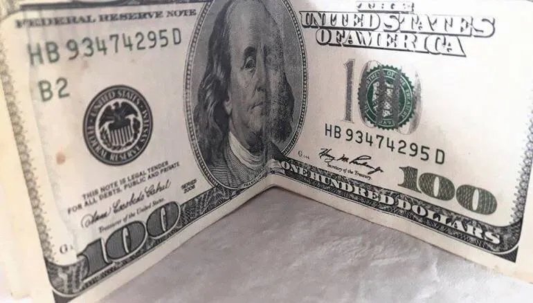 نظرة على أسعار الصرف الرئيسية في سوريا مساء الأحد: الدولار واليورو والليرة التركية