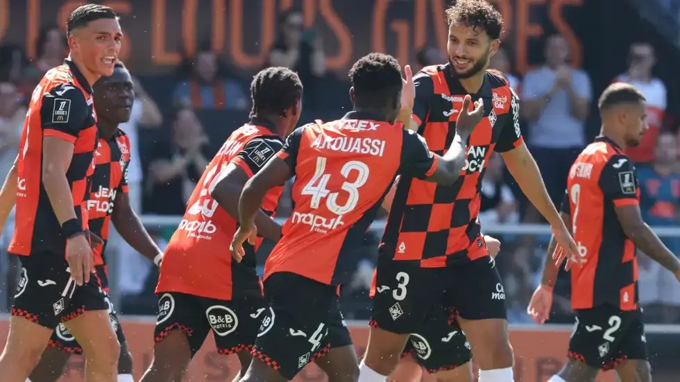 لوريان يسحق رين برباعية نظيفة في الدوري الفرنسي