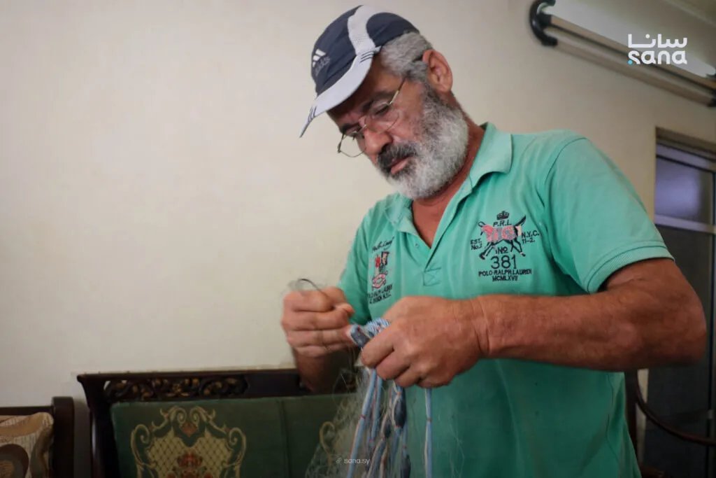 توفيق شماط: حارس شباك الصيادين في اللاذقية وشاهد على حكايات البحر