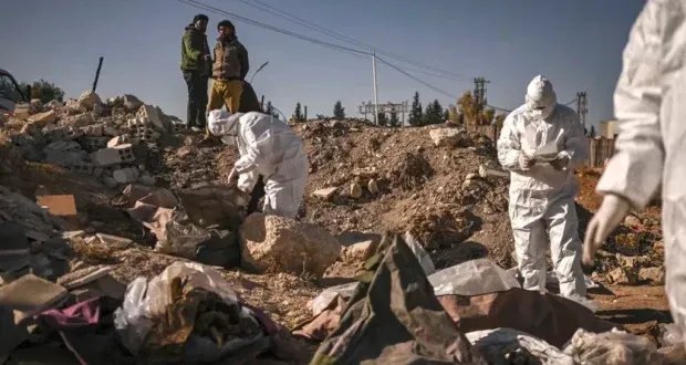 سوريا: أطباء أسنان في مهمة إنسانية للتعرف على ضحايا المقابر الجماعية وإعادة الأسماء المنسية