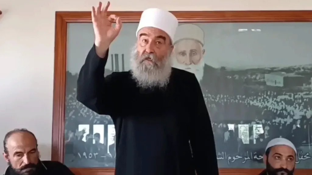 السويداء: قائد مجموعة "تجمع أحرار جبل العرب" يرد على اتهامات الهجري ويكشف عن فساد مالي