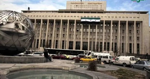 خبير يقترح خطة إنقاذ للاقتصاد السوري: إصلاحات جذرية ضرورية قبل رفع العقوبات