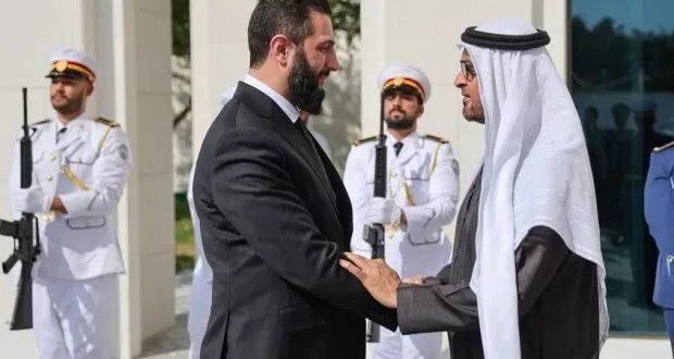 زيارة الرئيس الشرع للإمارات: هل تفتح أبوظبي أبواب الاقتصاد السوري وتخفف العقوبات؟