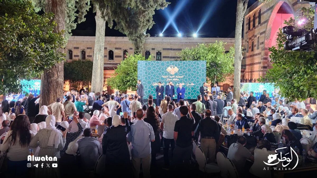 محافظة دمشق تكرم المتفوقين في التعليم الأساسي والشرعية وأبناء العاملين