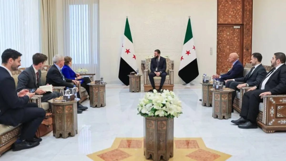 الخزانة الأمريكية ترفع العقوبات عن سوريا.. والخارجية السورية ترحب بالقرار