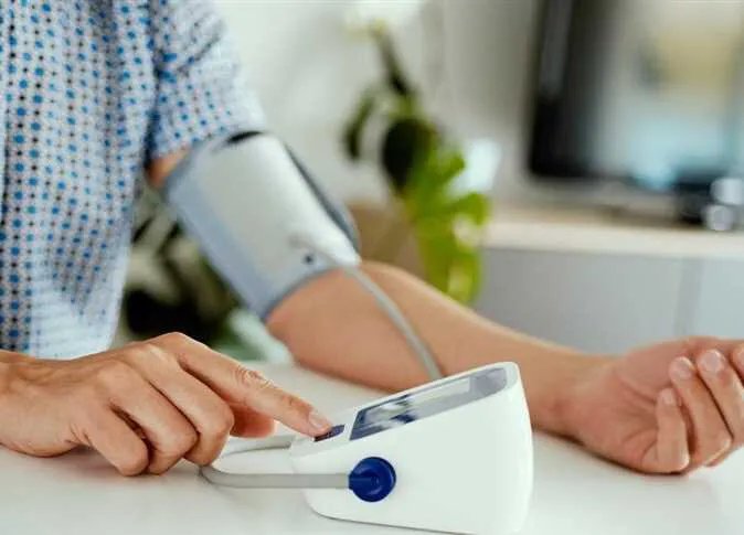 دراسة أمريكية تكشف: أجهزة تنقية الهواء تخفض ضغط الدم وتحمي من أضرار التلوث