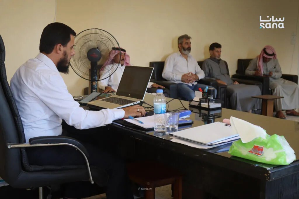 لجنة خاصة من محافظة حماة تختار المخاتير في منطقة الغاب