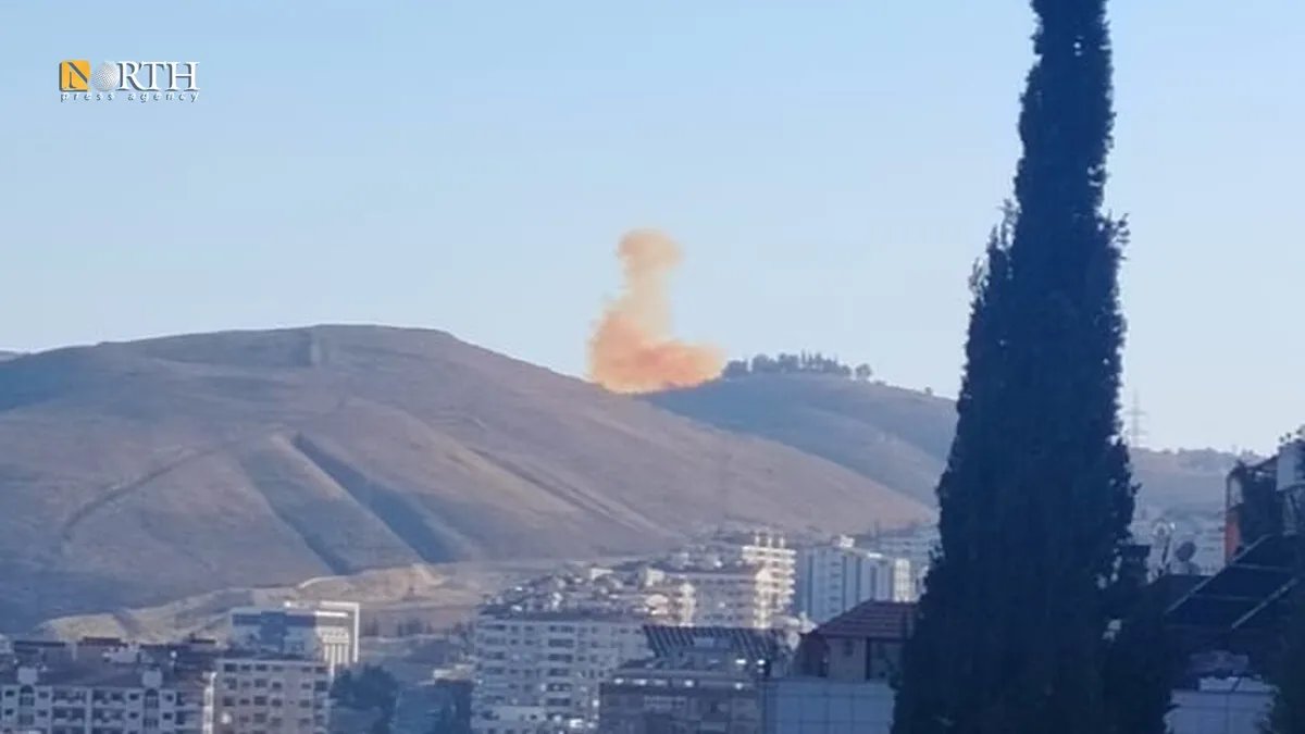 غارة إسرائيلية بطائرة مسيرة تستهدف موقعاً عسكرياً للفرقة الرابعة في ريف دمشق