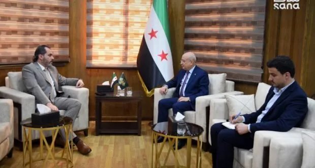 اللاذقية وبانياس: بحث إعادة تأهيل الطريق الشاطئي لتعزيز السياحة والاستثمار