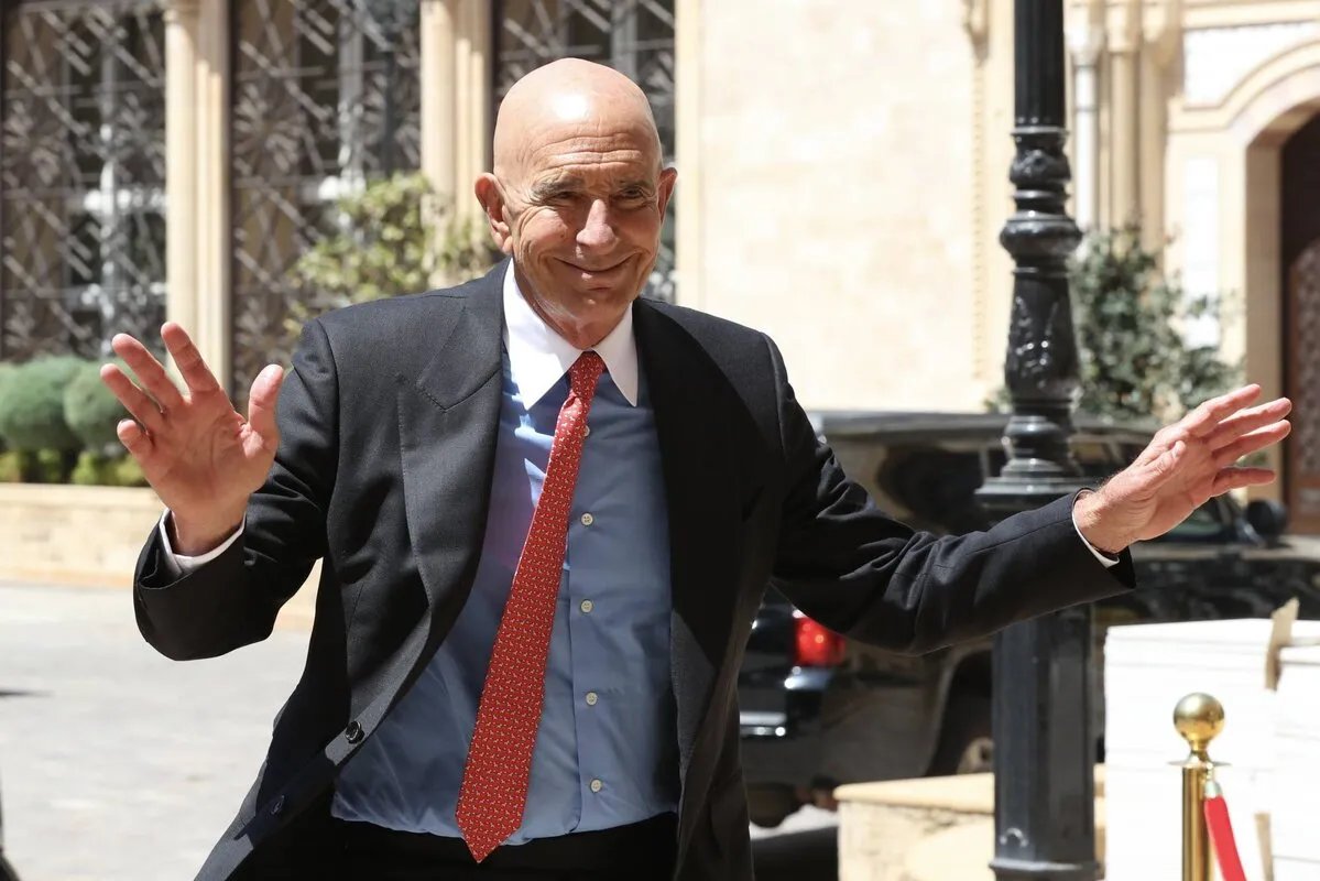 استياء لبناني واسع النطاق إزاء تعامل المبعوث الأمريكي براك مع الصحفيين