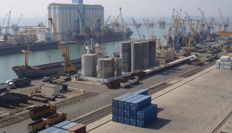 وصول أول شحنة محاصيل زراعية مباشرة إلى سوريا من أمريكا وأوروبا بعد رفع العقوبات