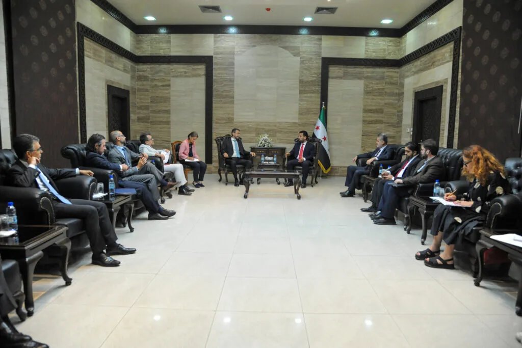 وزير الصحة السوري يبحث مع وفد إيطالي سبل إعادة إعمار وتأهيل القطاع الصحي المتضرر