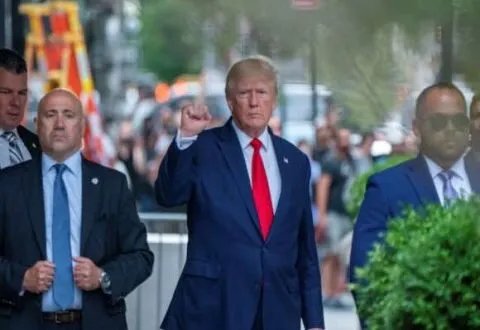 ترامب وأزمة العالم: هل يسعى لإنقاذ أمريكا أم تدمير الكوكب؟