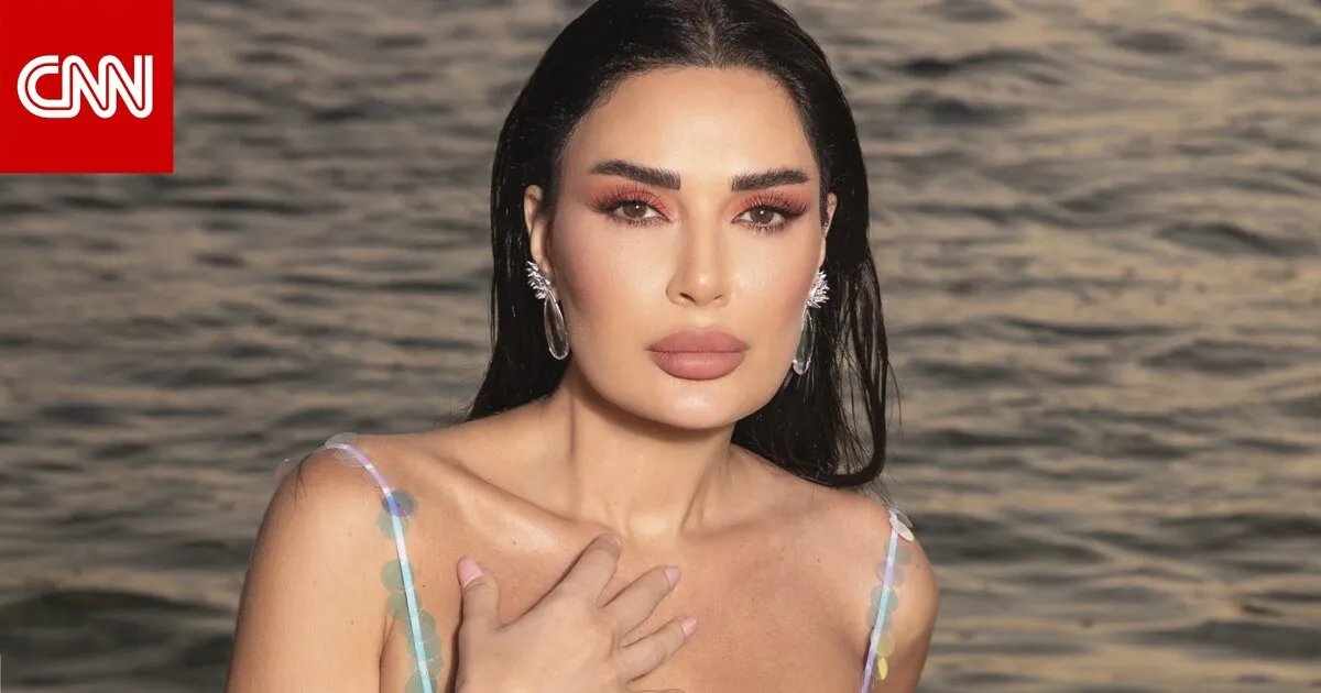 نظرة على أزياء النجمات العربيات على الشواطئ: بين الجرأة والأناقة الصيفية