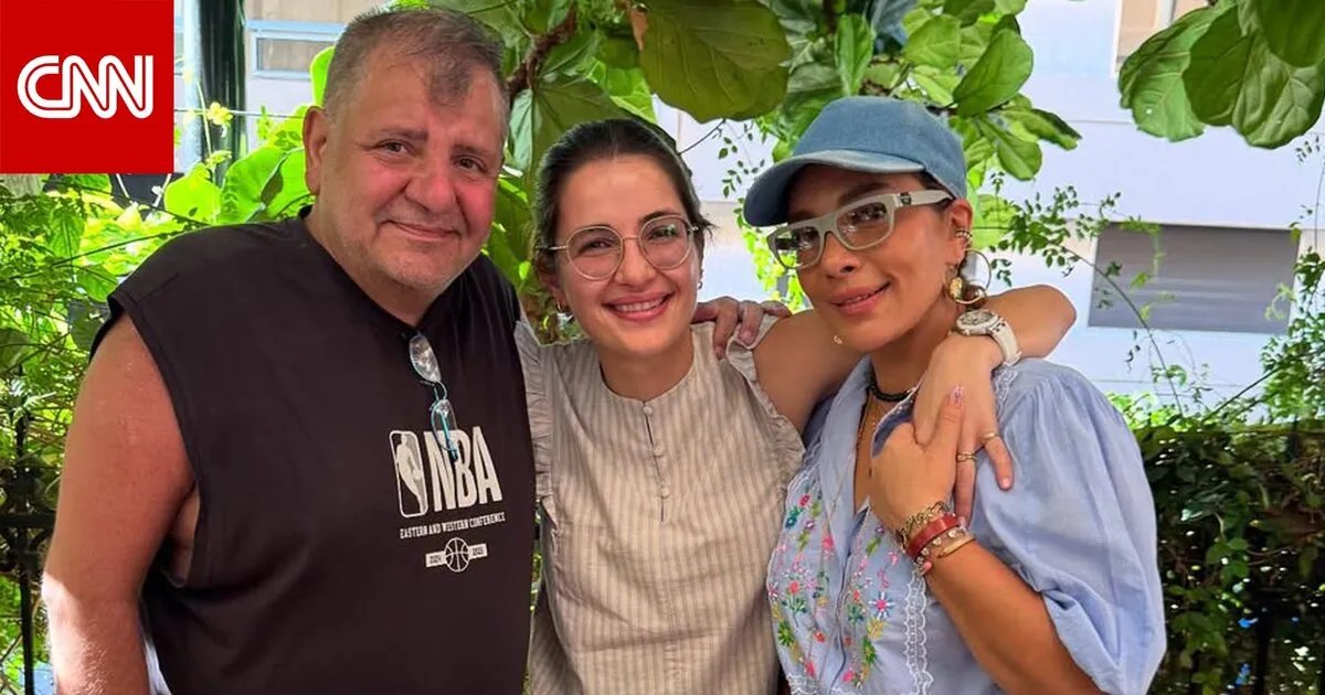 لمسة ودّ: أصالة تجتمع مع طليقها أيمن الذهبي وابنتهما شام في صورة مؤثرة