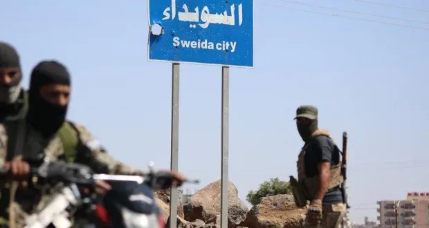 تحليق إسرائيلي في السويداء يثير التساؤلات حول الدوافع والتداعيات وفتح طريق دمشق كبديل للممرات الأخرى