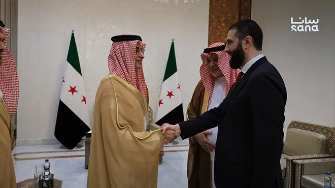 الرئيس الشرع يستقبل وفداً رفيع المستوى من مجموعة المهيدب السعودية في دمشق