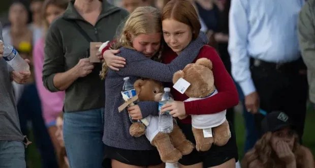 مأساة مينابوليس: مقتل طفلين وإصابة آخرين في إطلاق نار بمدرسة.. هل الدافع هوية وستمان الجنسية أم سهولة الحصول على السلاح؟