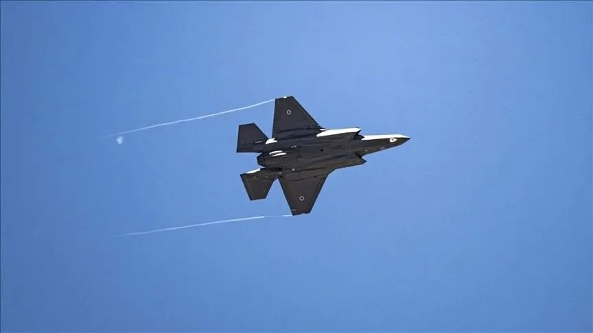 تصعيد إسرائيلي: طلعات جوية مكثفة وتوغل في بلدة سورية