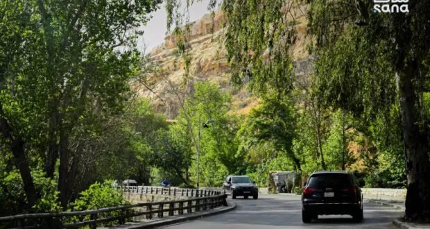 طقس صيفي معتدل مع توقعات بأمطار خفيفة على السواحل وارتفاع طفيف في الحرارة