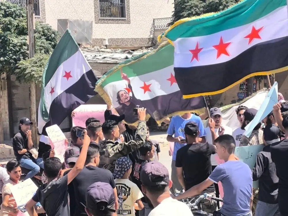 أهالي زاكية يطالبون بالكشف عن مصير الموقوفين بعد فترة حكم الأسد